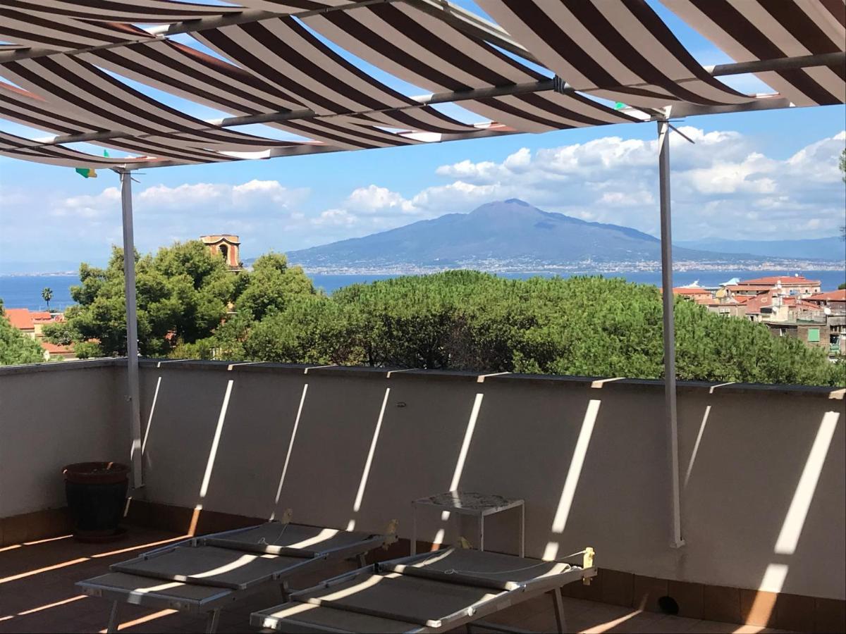 Casa Bice Amazing View Of Vesuvius Lägenhet Sorrento Exteriör bild
