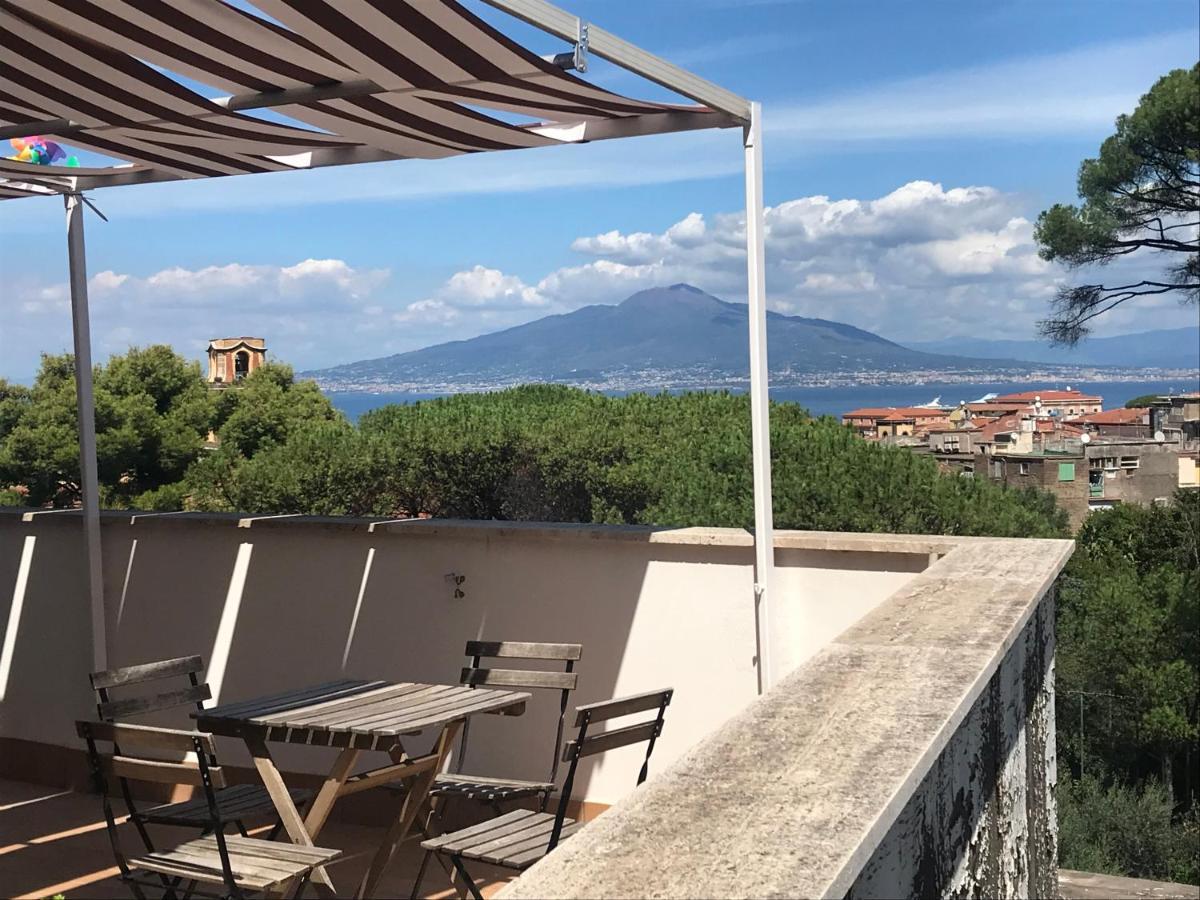 Casa Bice Amazing View Of Vesuvius Lägenhet Sorrento Exteriör bild