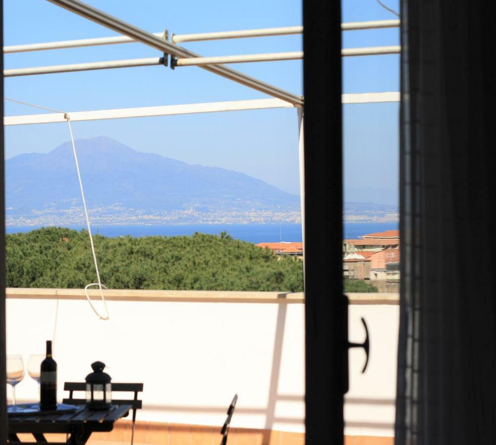 Casa Bice Amazing View Of Vesuvius Lägenhet Sorrento Exteriör bild